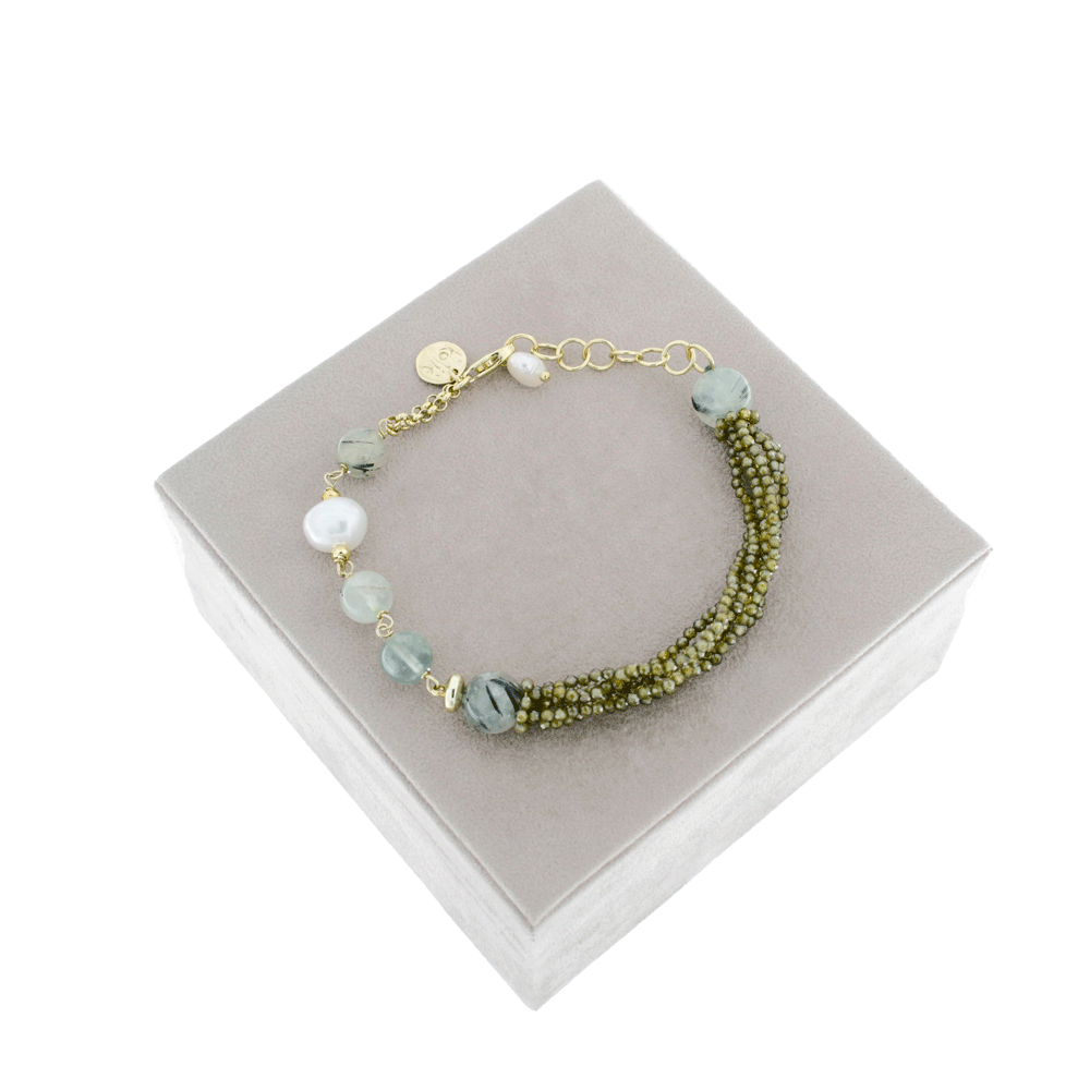 Bracelet with semiprecious stones and pearls in golden silver