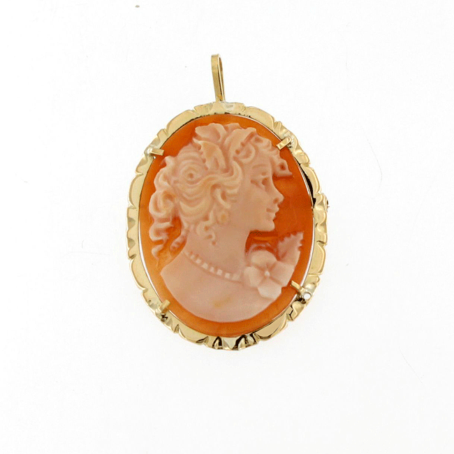Spilla e ciondolo cammeo in oro e conchiglia