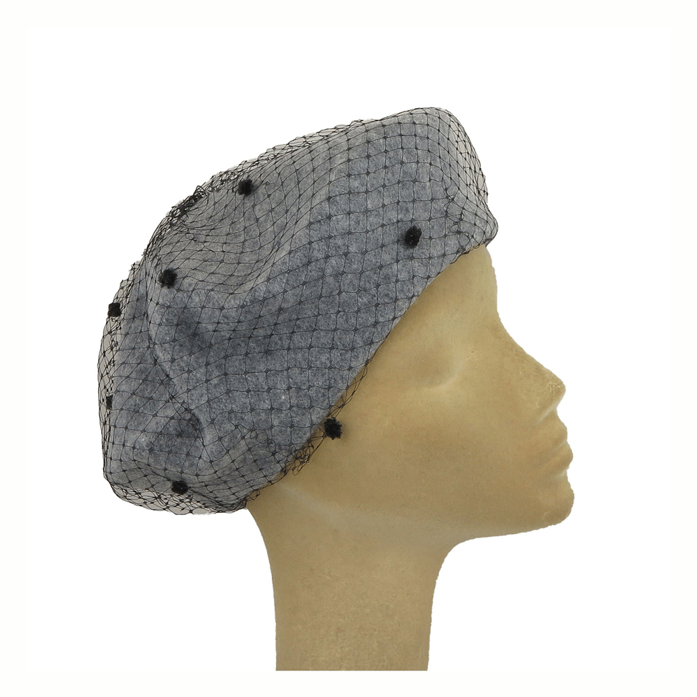 Basco in lana grigio con veletta