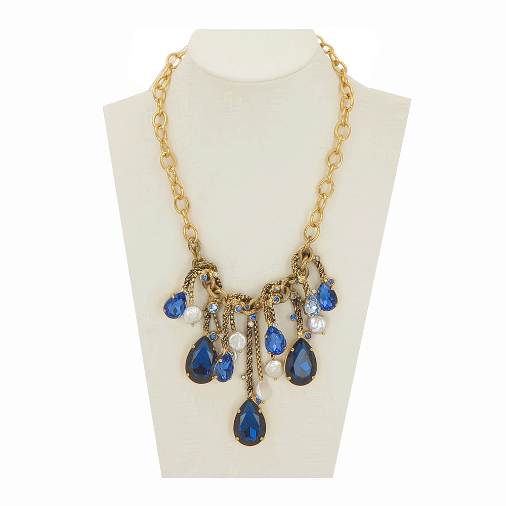 Collana con cristalli blu e perle di fiume