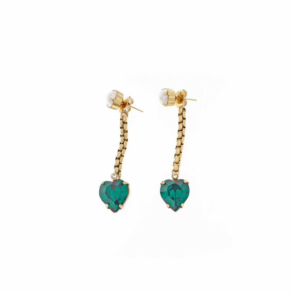 Orecchini con cuore pendenti realizzati con catena in ottone e cuore di cristallo verde