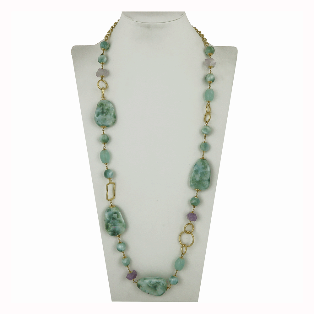 Long necklace with streaked green agate and amethyst