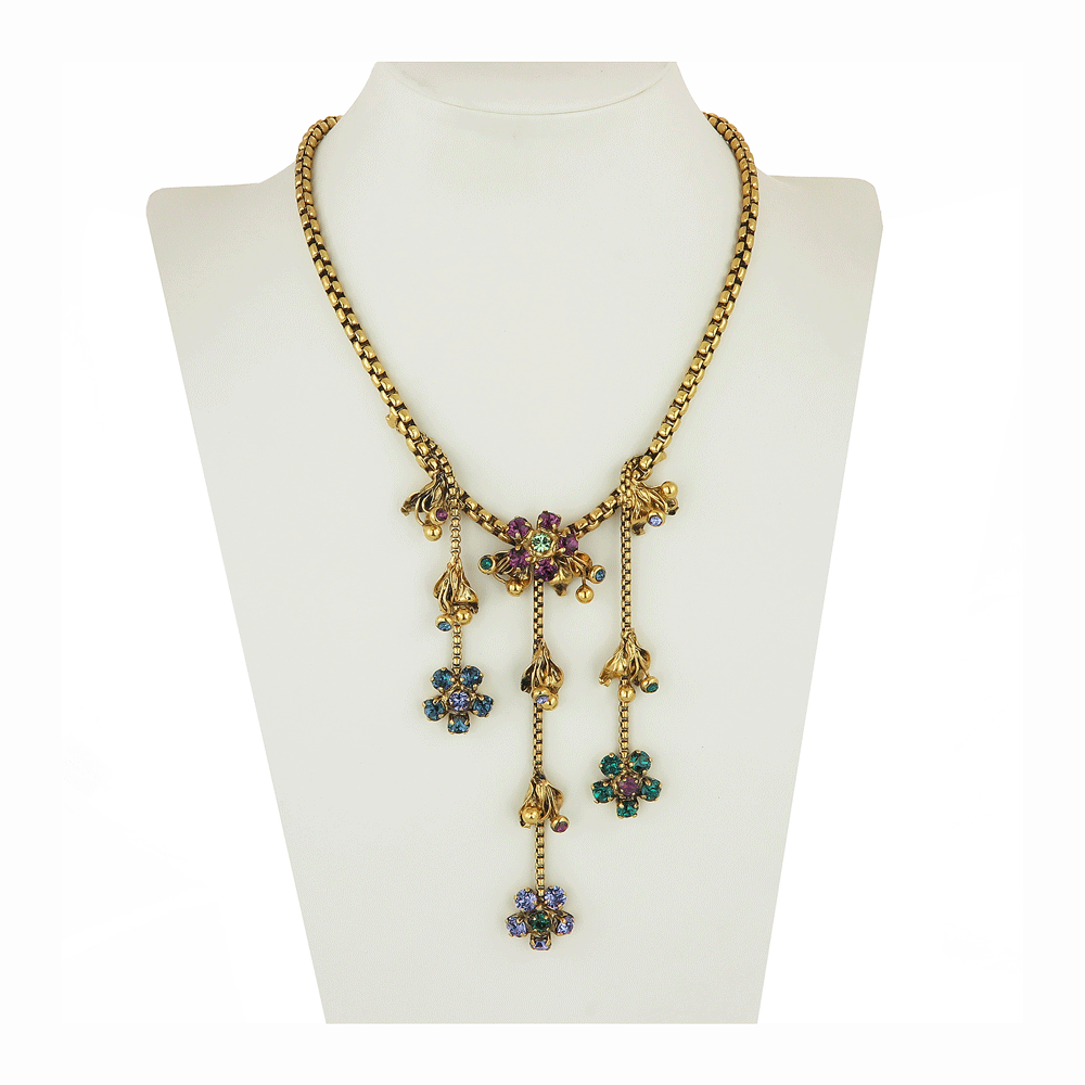 Collana di cristalli a forma di fiore