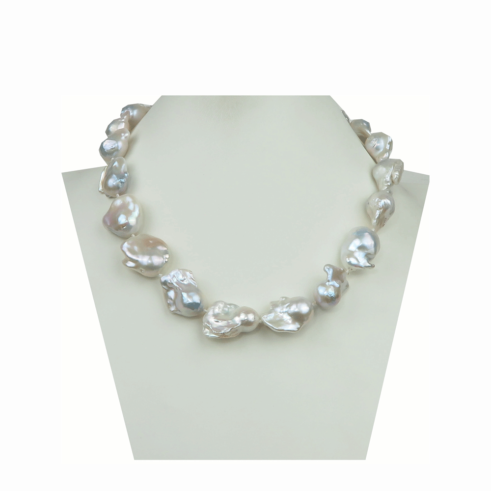 Collana di perle barocche bianche