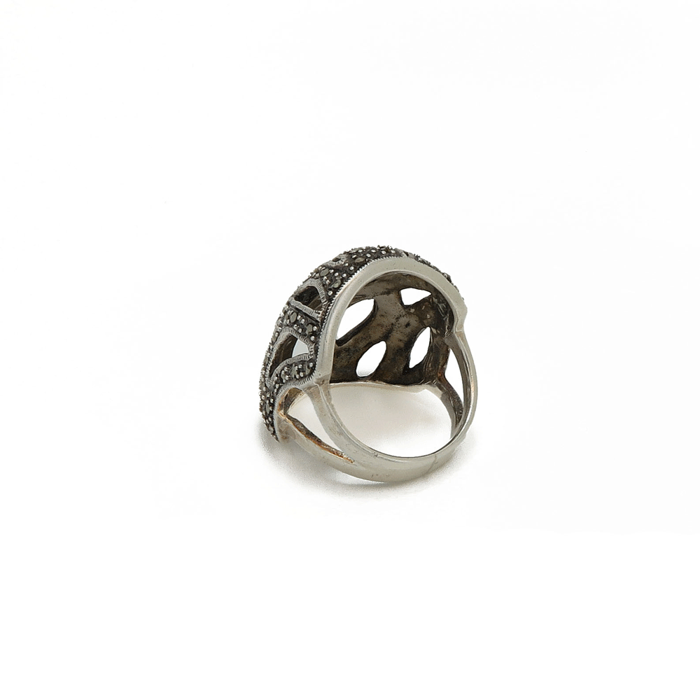 Anello a fascia in argento e marcasite