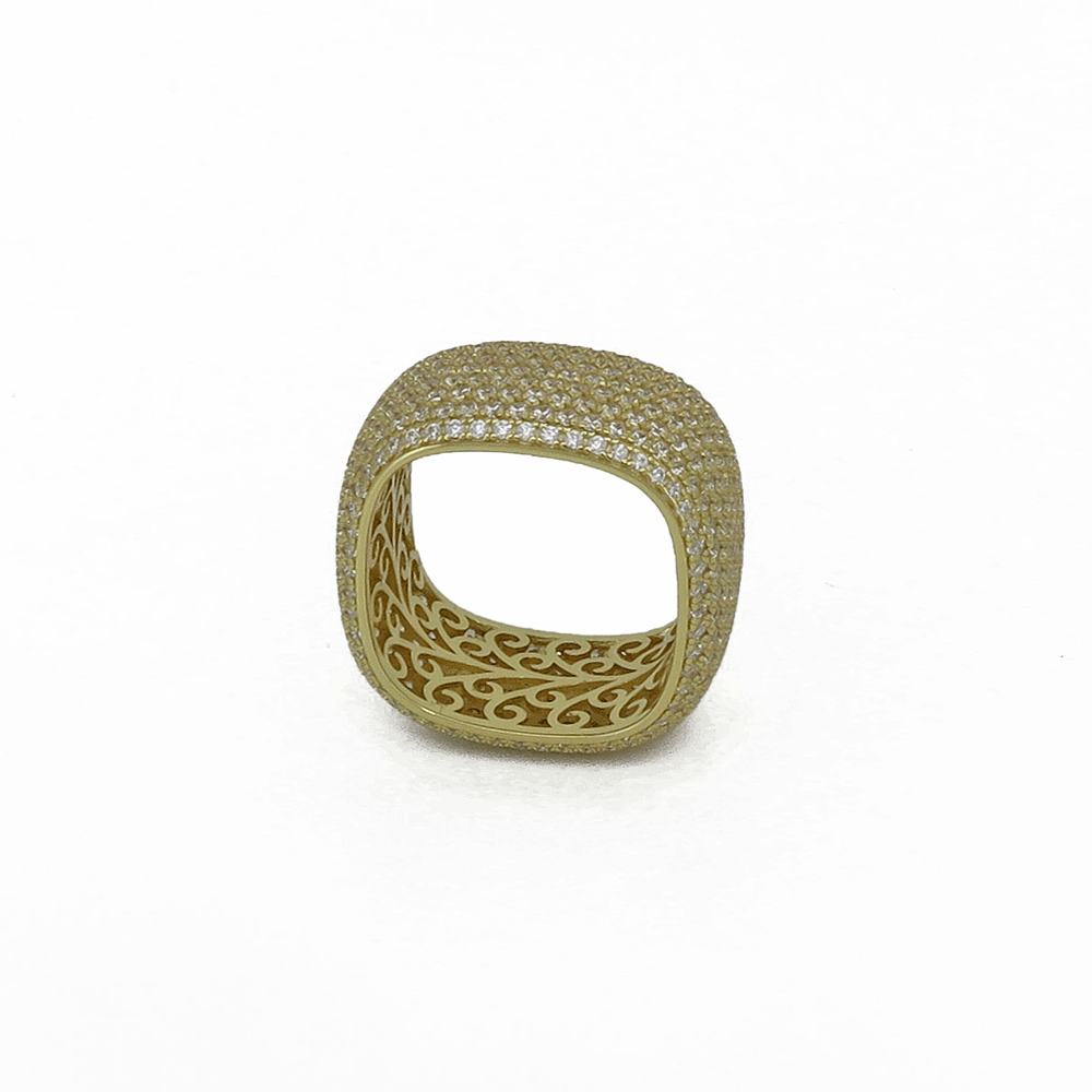 Anello quadrato con zirconi in argento dorato