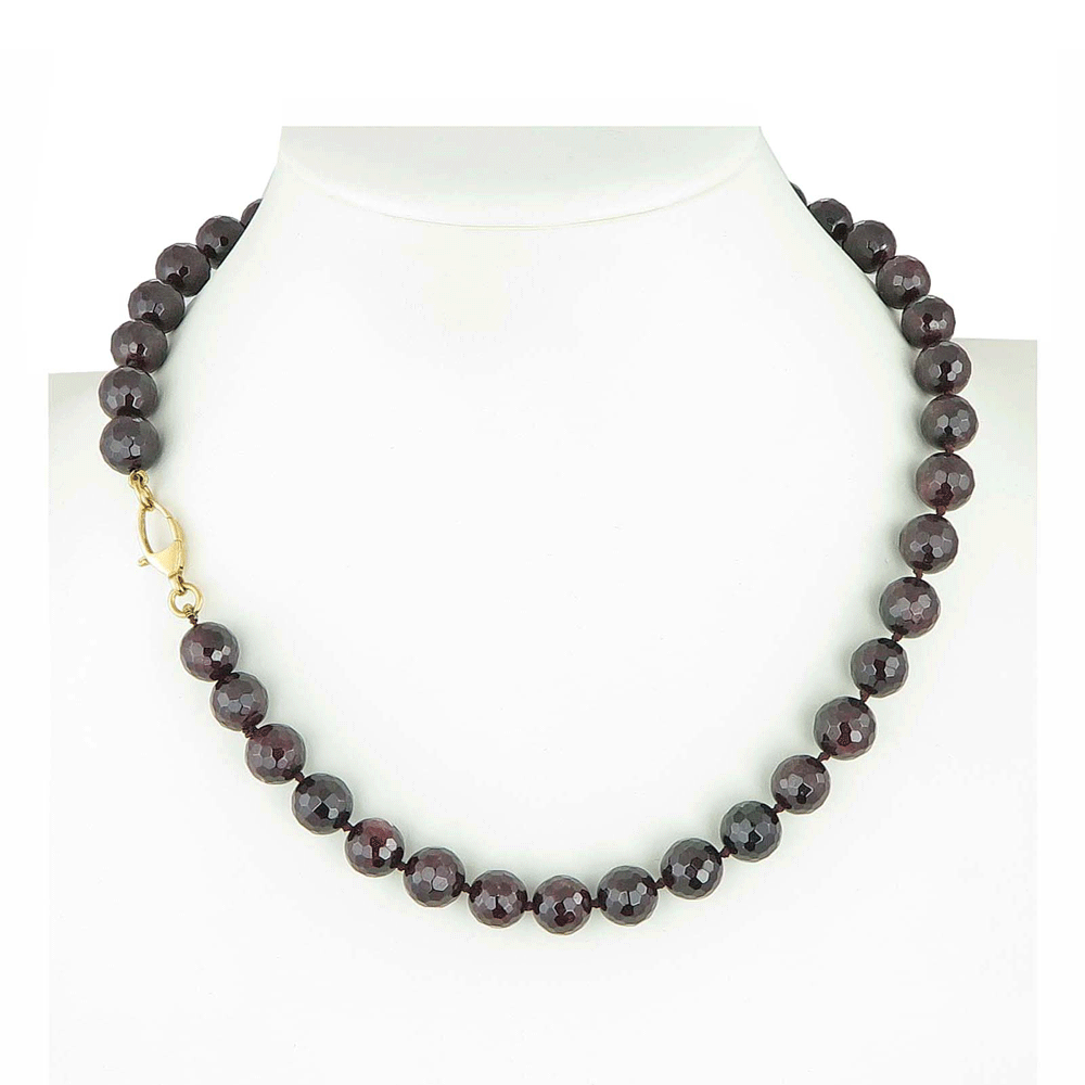 Collana di granato sfaccettato