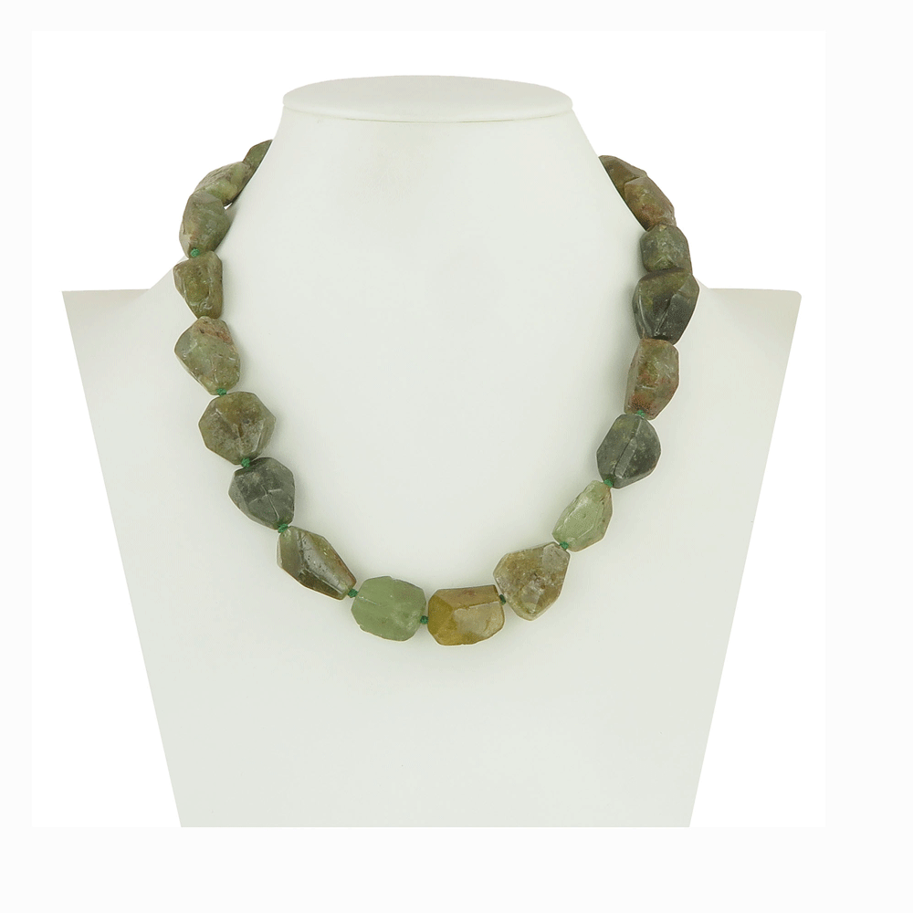 Collana in granato verde