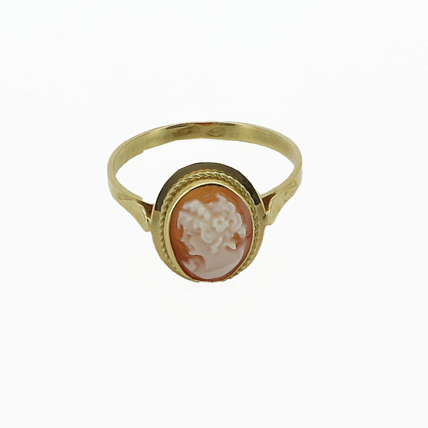 Anello in oro con cammeo