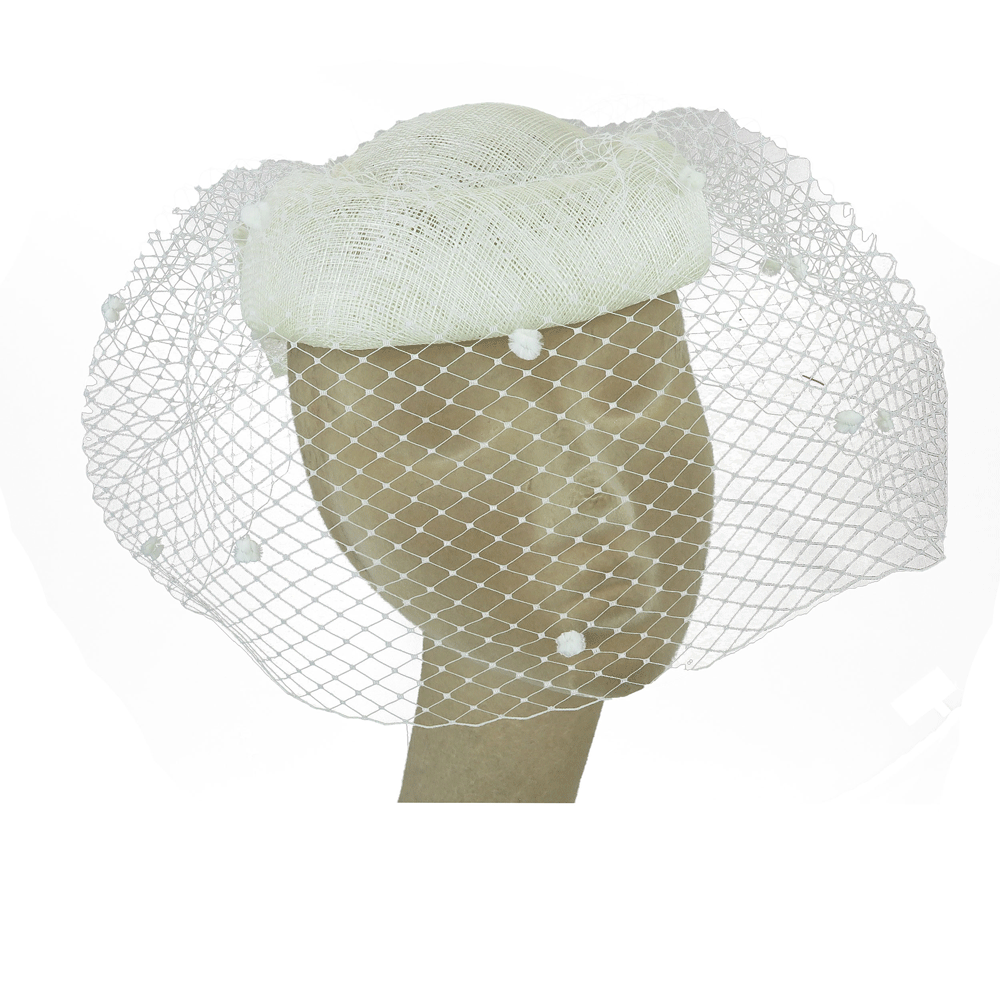 White silk ceremonial tombolino