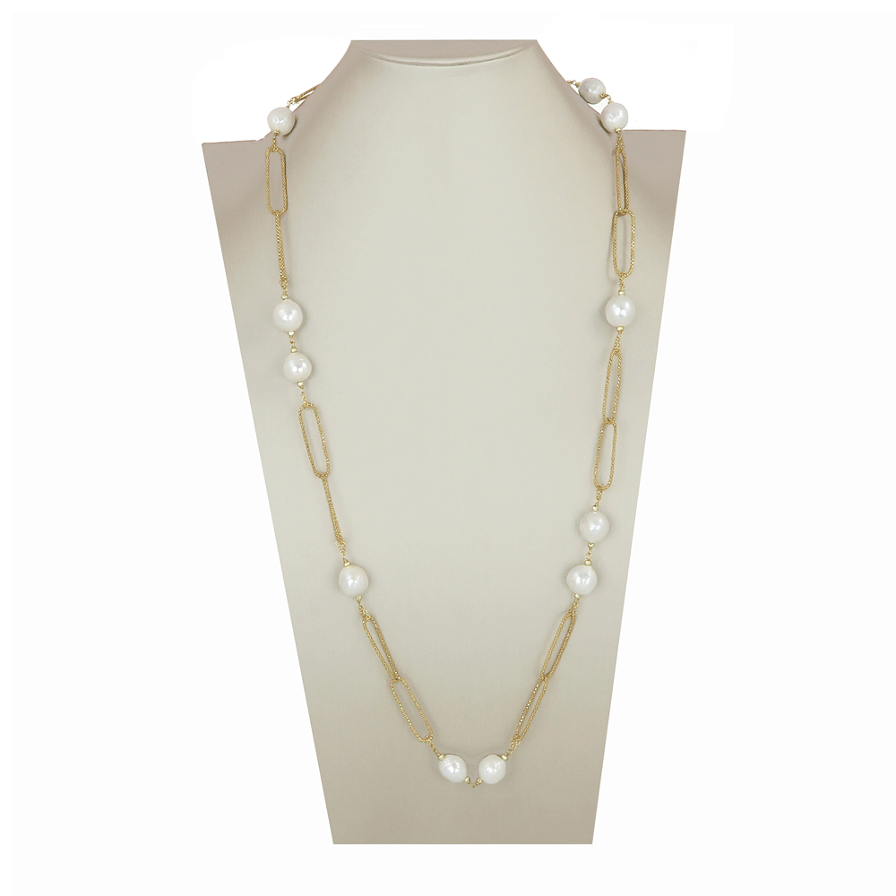 Long pearl necklace