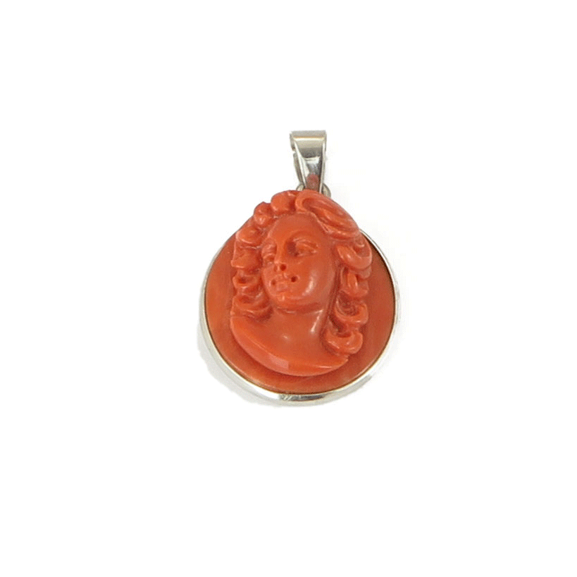 Ciondolo con cammeo in corallo e argento