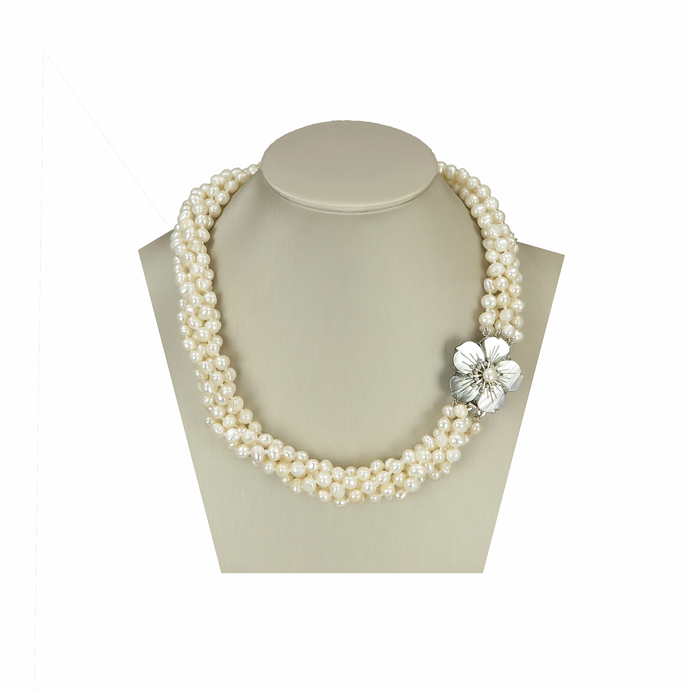 Torsade necklace with freshwater pearls