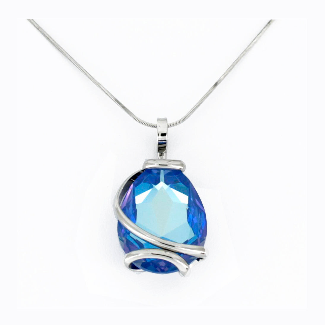 Collana con ciondolo Swarovski blu