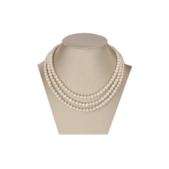 Collana di perle a tre fili