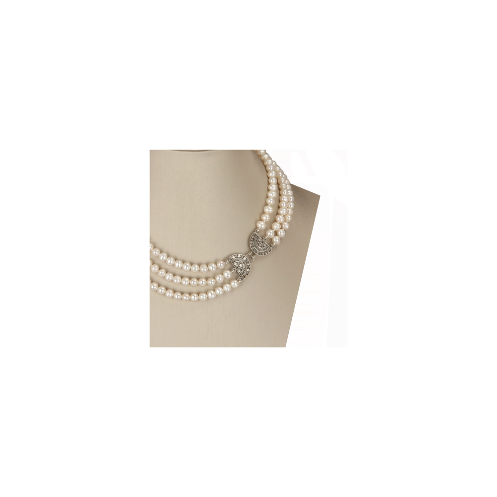 Collana di perle a tre fili