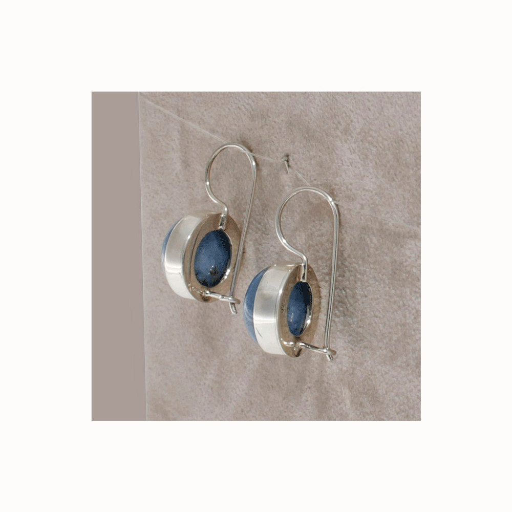 Silver earrings with aquamarine
