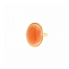 Anello in oro 18 kt con cabochon in corallo rosa