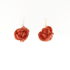 18 kt gold earrings with small red coral rose