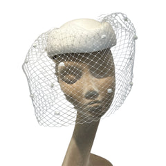 Cappellino da cerimonia con veletta bianco