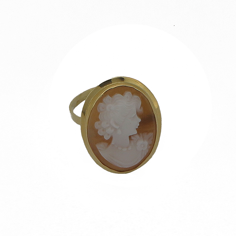 Anello in oro con cammeo