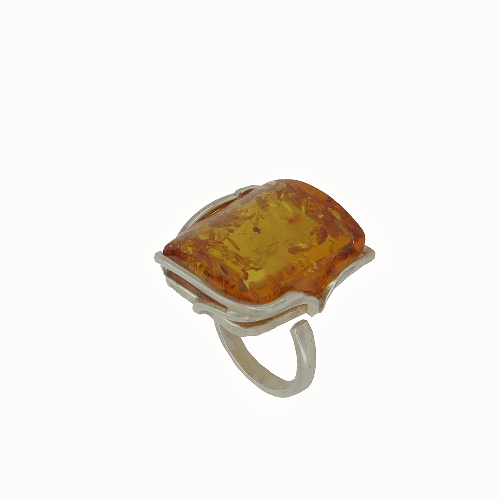 Anello in argento e ambra