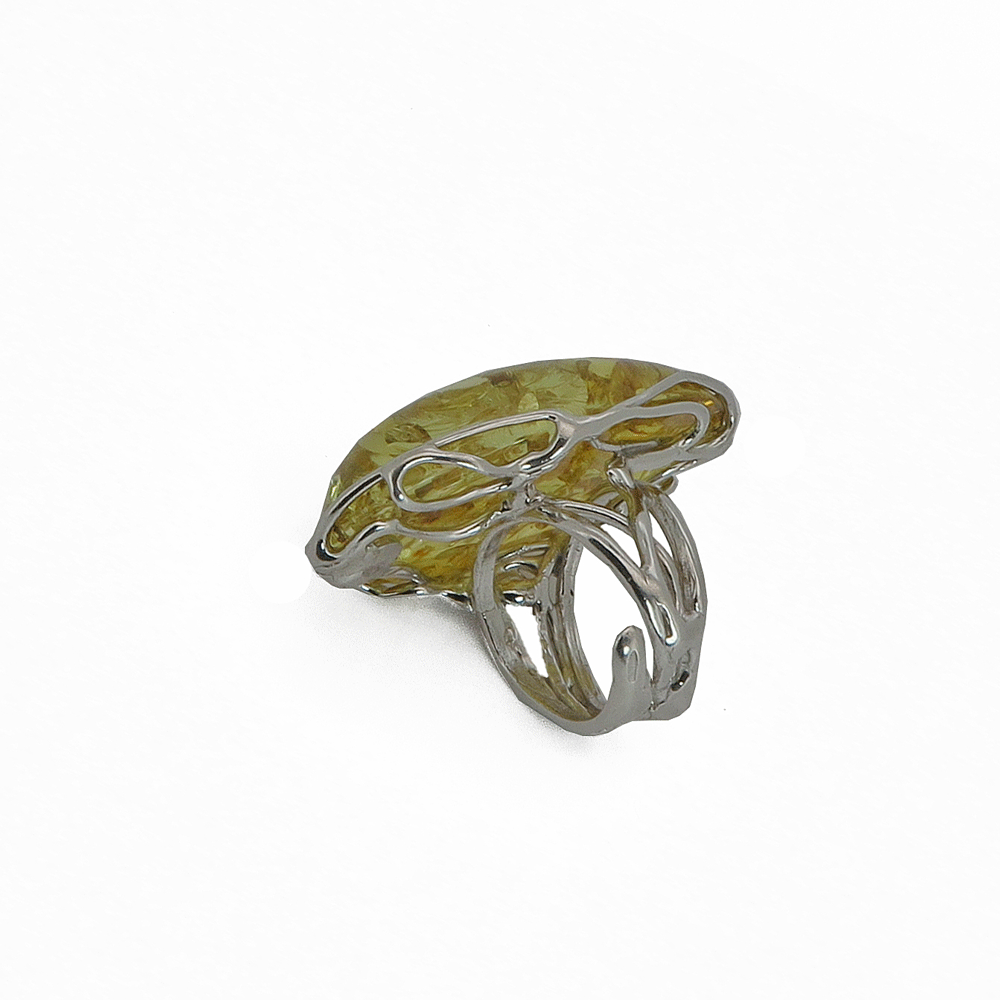 Anello in ambra chiara e argento