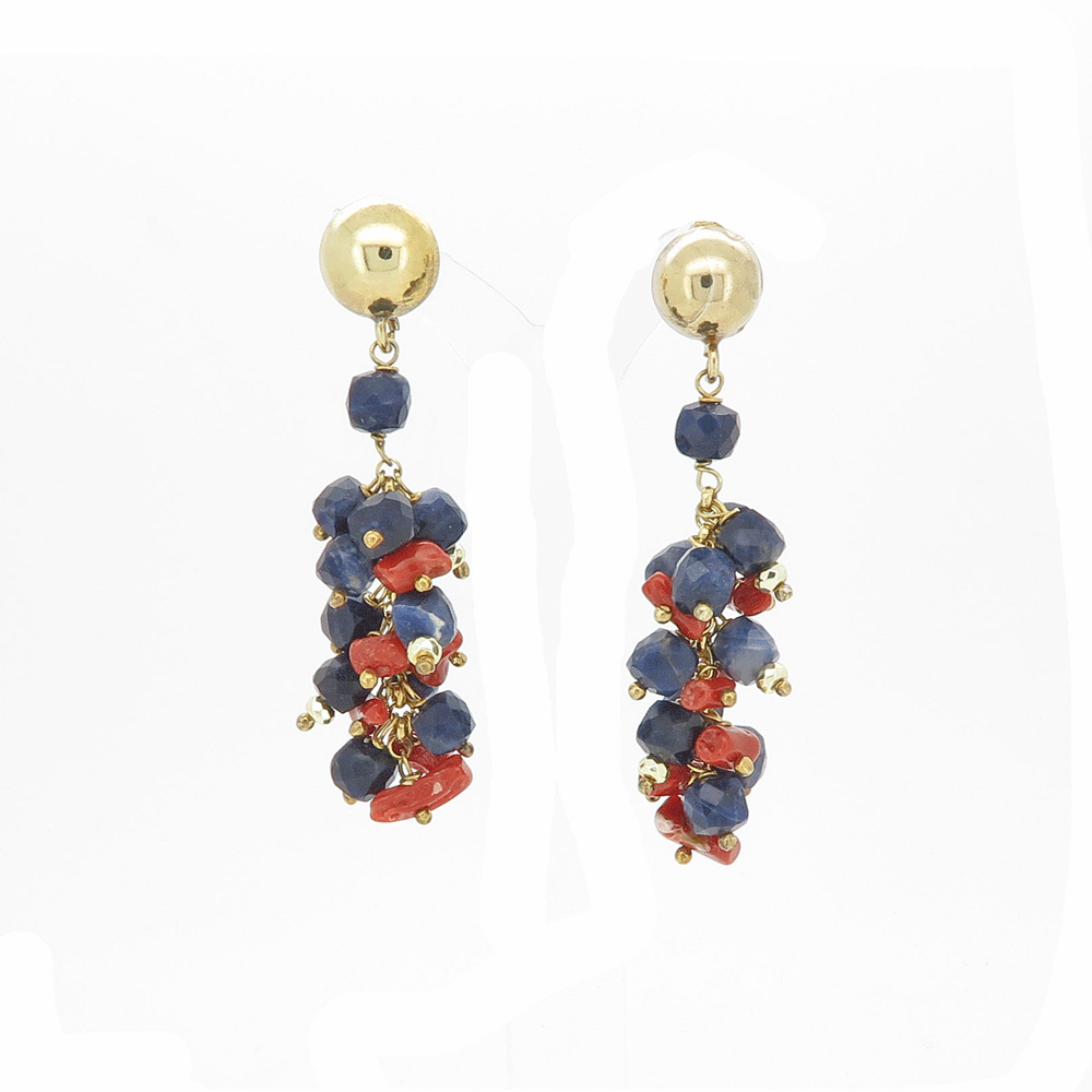 Orecchini pendenti con sodalite e corallo