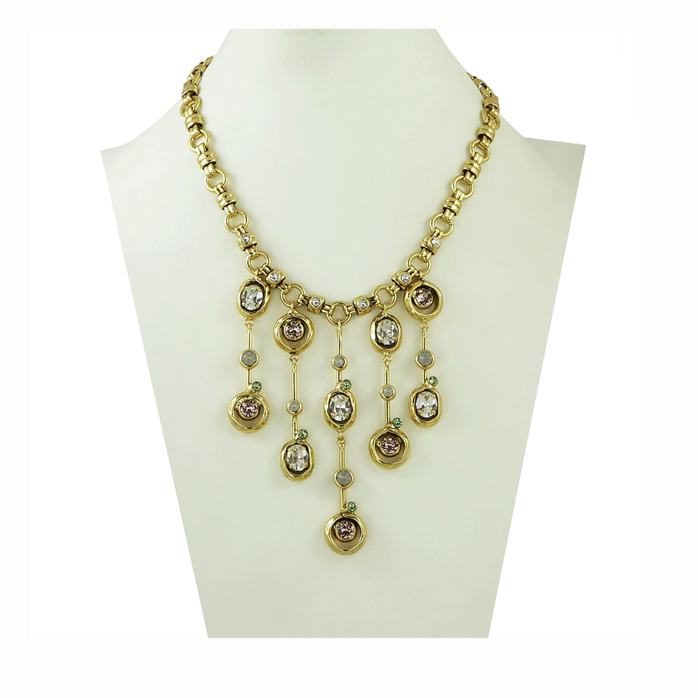 Collana dorata con cristalli a cascata