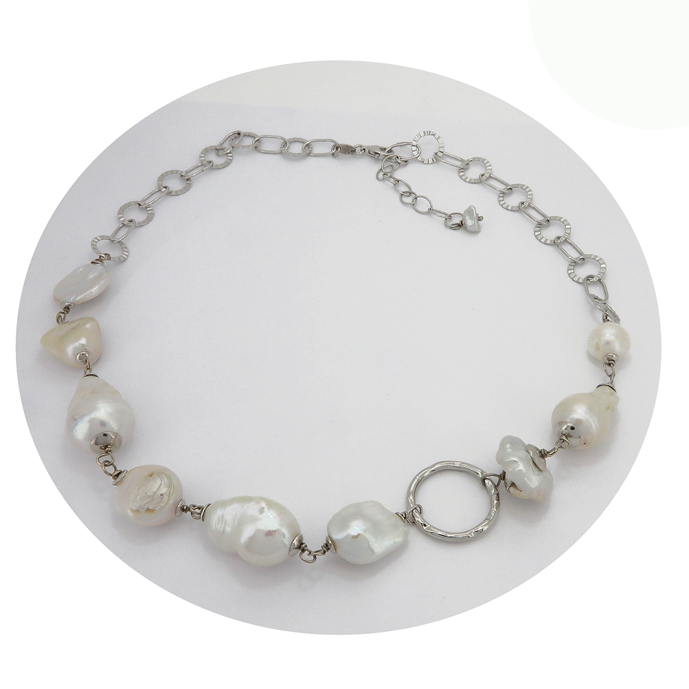 Collana con perle di fiume e argento