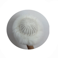 Colbacco bianco in lana e volpe