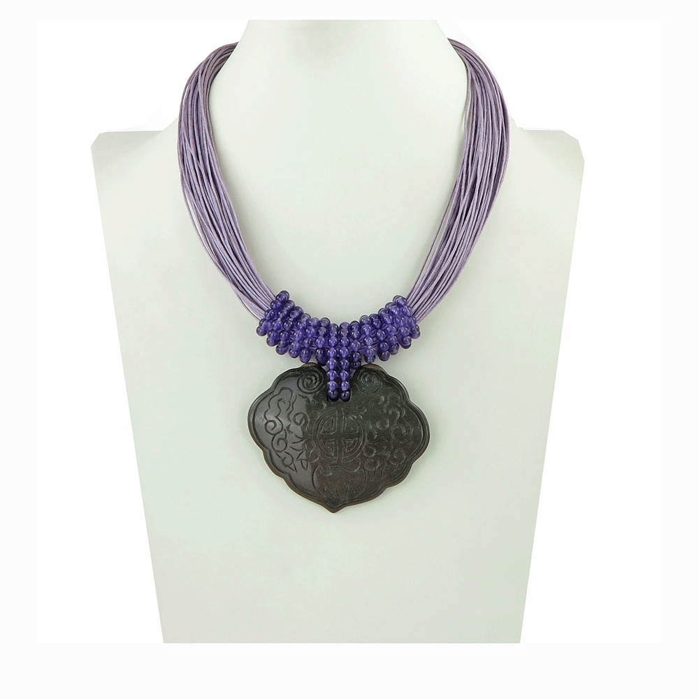 Collana con ciondolo e cordone viola multifilo