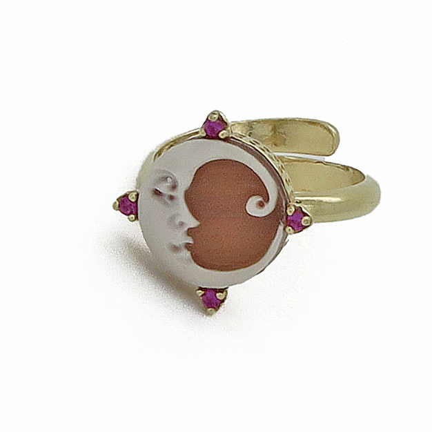 Anello con cammeo luna e cristalli rossi