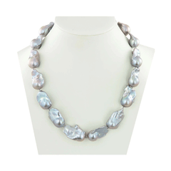 Collana di perle barocche grigie