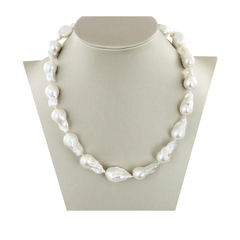 Collana di perle barocche