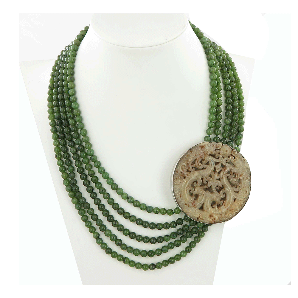 Collana di giada a cinque fili con inserto laterale di giada cotta