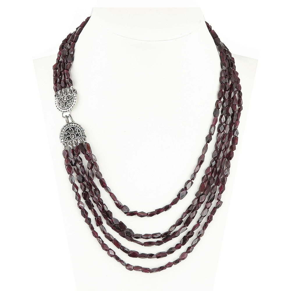 Collana in granato naturale multifilo a cinque fili con chiusura decorativa in argento – Viganò Milano 1919