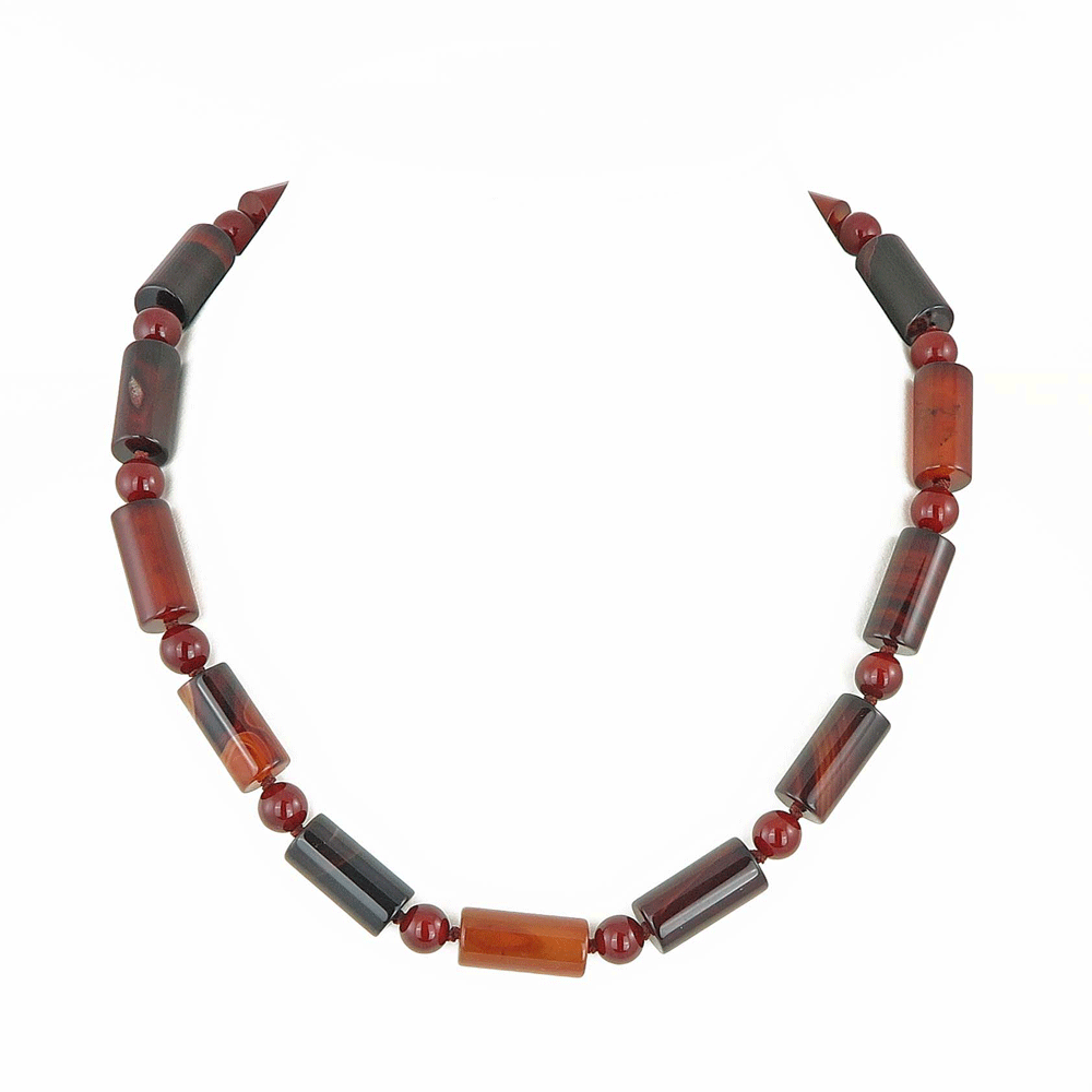 Collana in corniola naturale con pietre sferiche e cilindriche in diverse tonalità – Viganò Milano 1919
