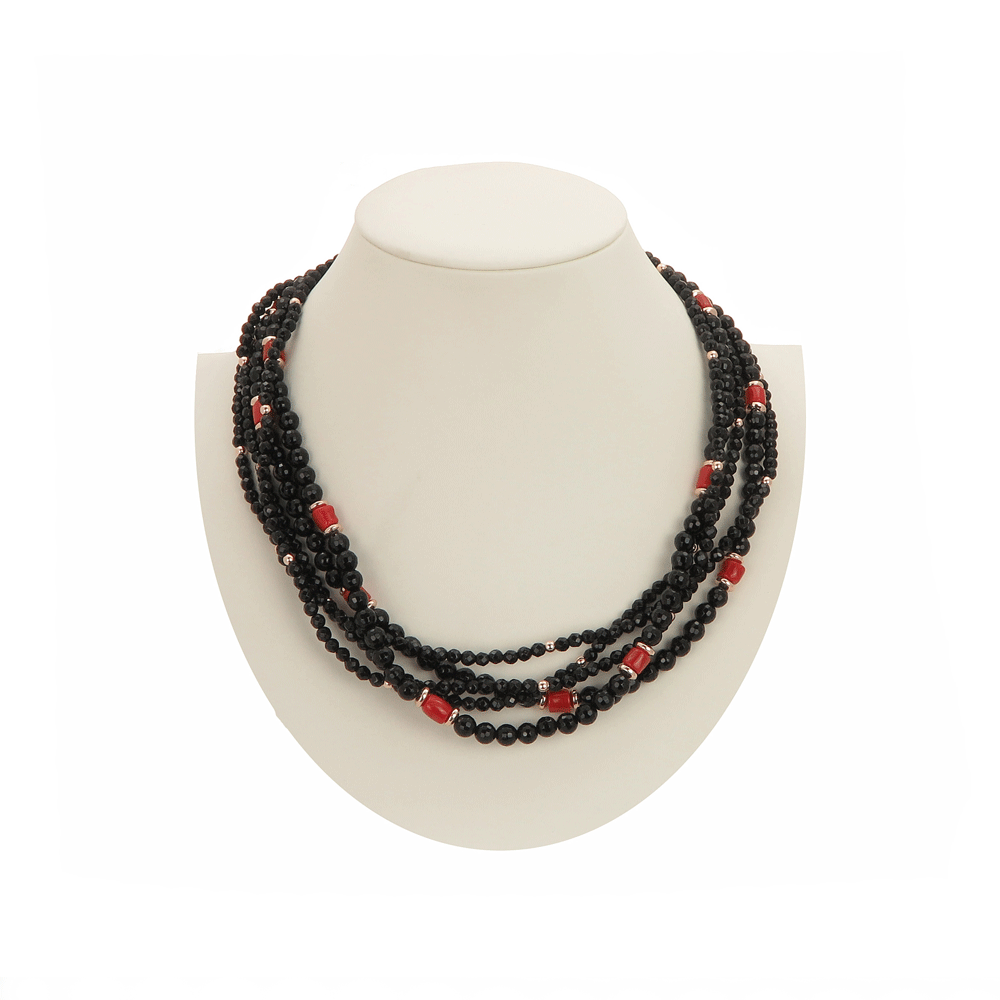 Collana di onice nero e corallo a cinque fili