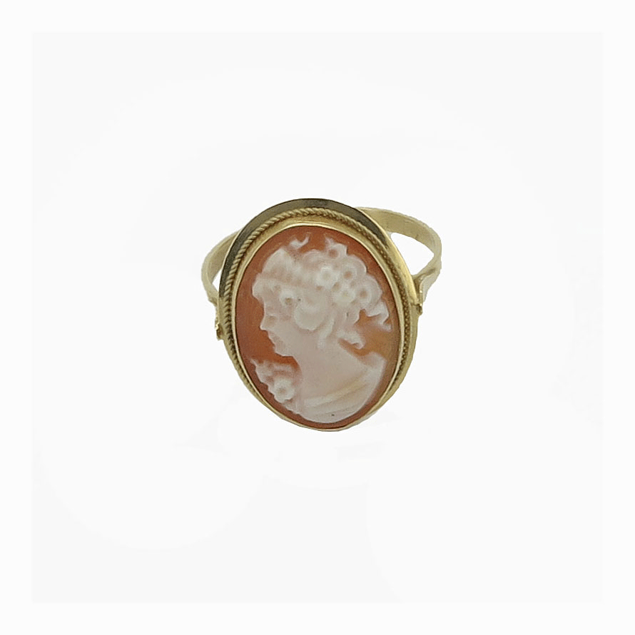 Anello in oro con cammeo