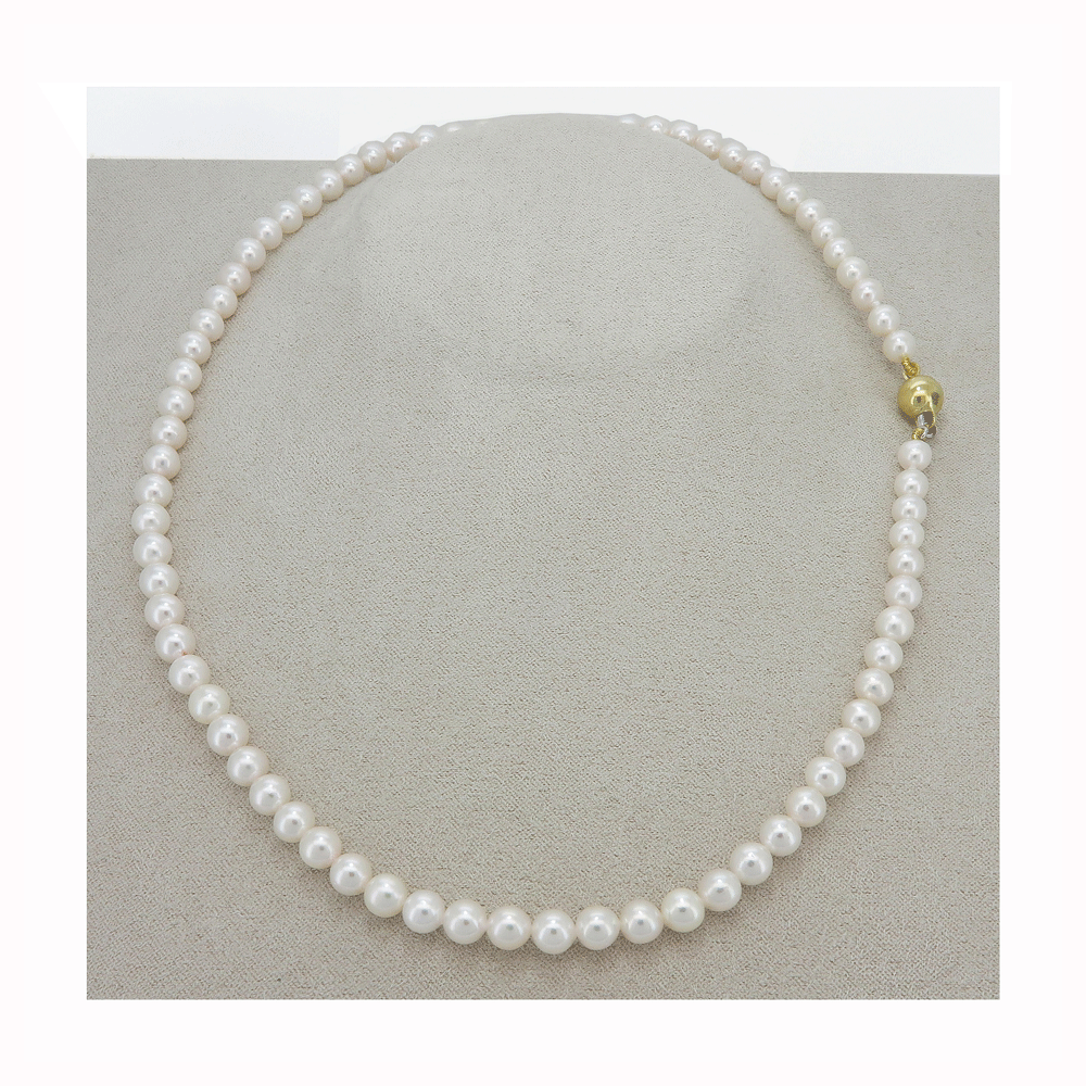 collana di perle bianche coltivate con chiusura in oro 18kt