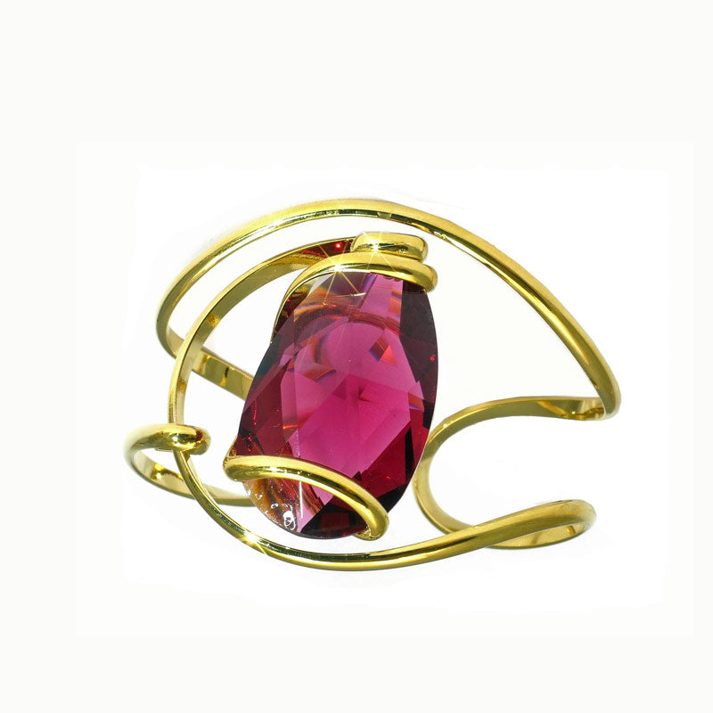 Rigid bracelet with crystal