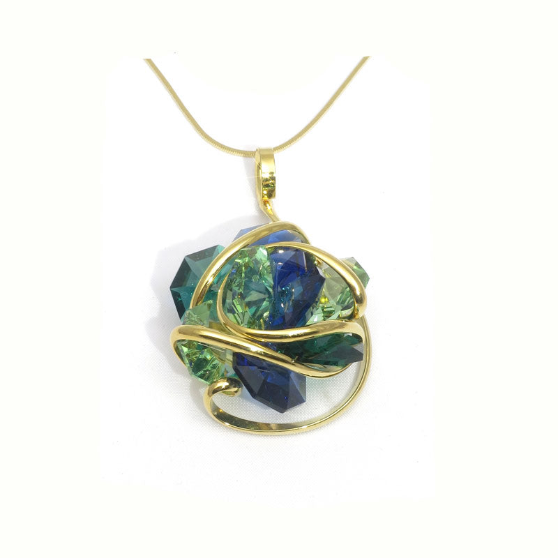 Collana con fiore di cristalli