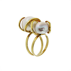 Yellow gold ring with natural pearls