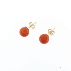 18 kt gold earrings with 7 mm coral ball